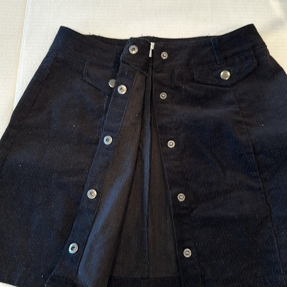 Black Skirt - Picture 3 of 6